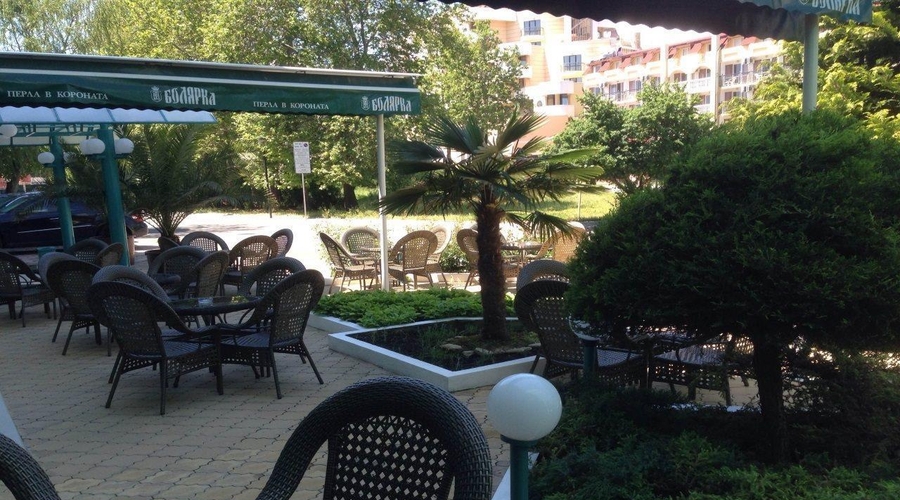 Zefir Hotel — seatingOutdoor