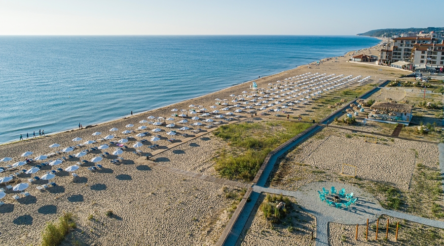 Sunrise Blue Magic Resort — beach