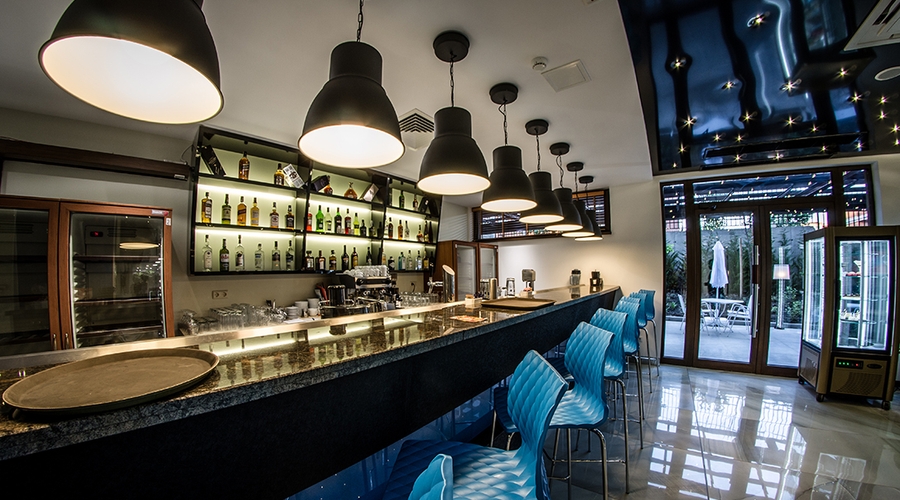Premier Fort Beach Hotel — bar