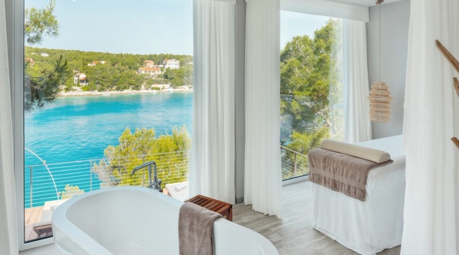Gava Waterman Milna Resort & Cottages — spa
