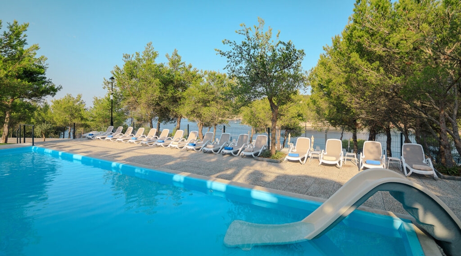 Gava Waterman Milna Resort & Cottages — kidspool