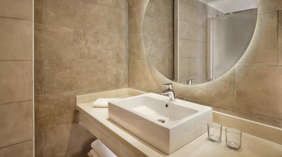 Coral Sea Waterworld — bathroom