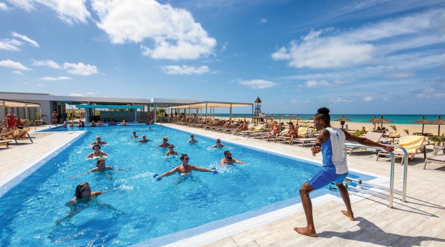 Hotel Riu Palace Boavista — pool