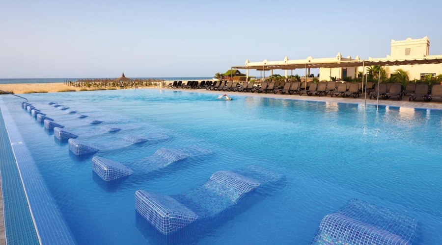 Hotel Riu Touareg — pool