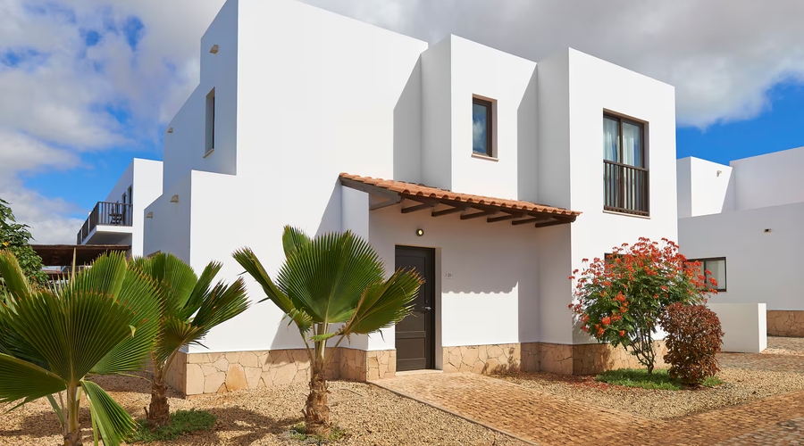 Melia Dunas Beach Resort & Spa — building
