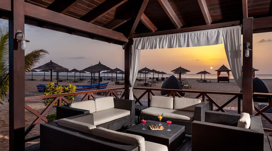 Melia Tortuga Beach - All Inclusive — bar